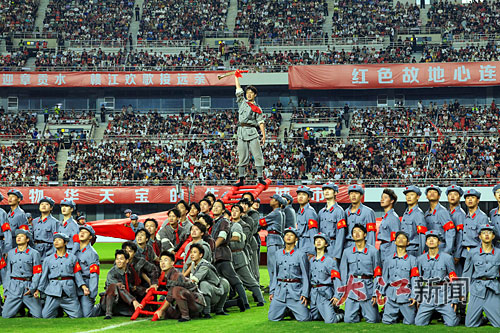 四場(chǎng)比賽各具亮點(diǎn) 單場(chǎng)5萬(wàn)人創(chuàng)紀(jì)錄