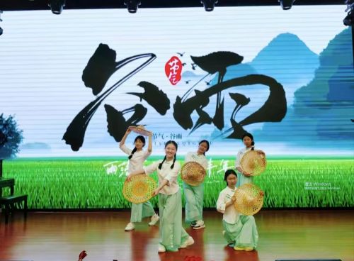 以詩歌致敬春天，南昌十二中谷雨詩會舉行